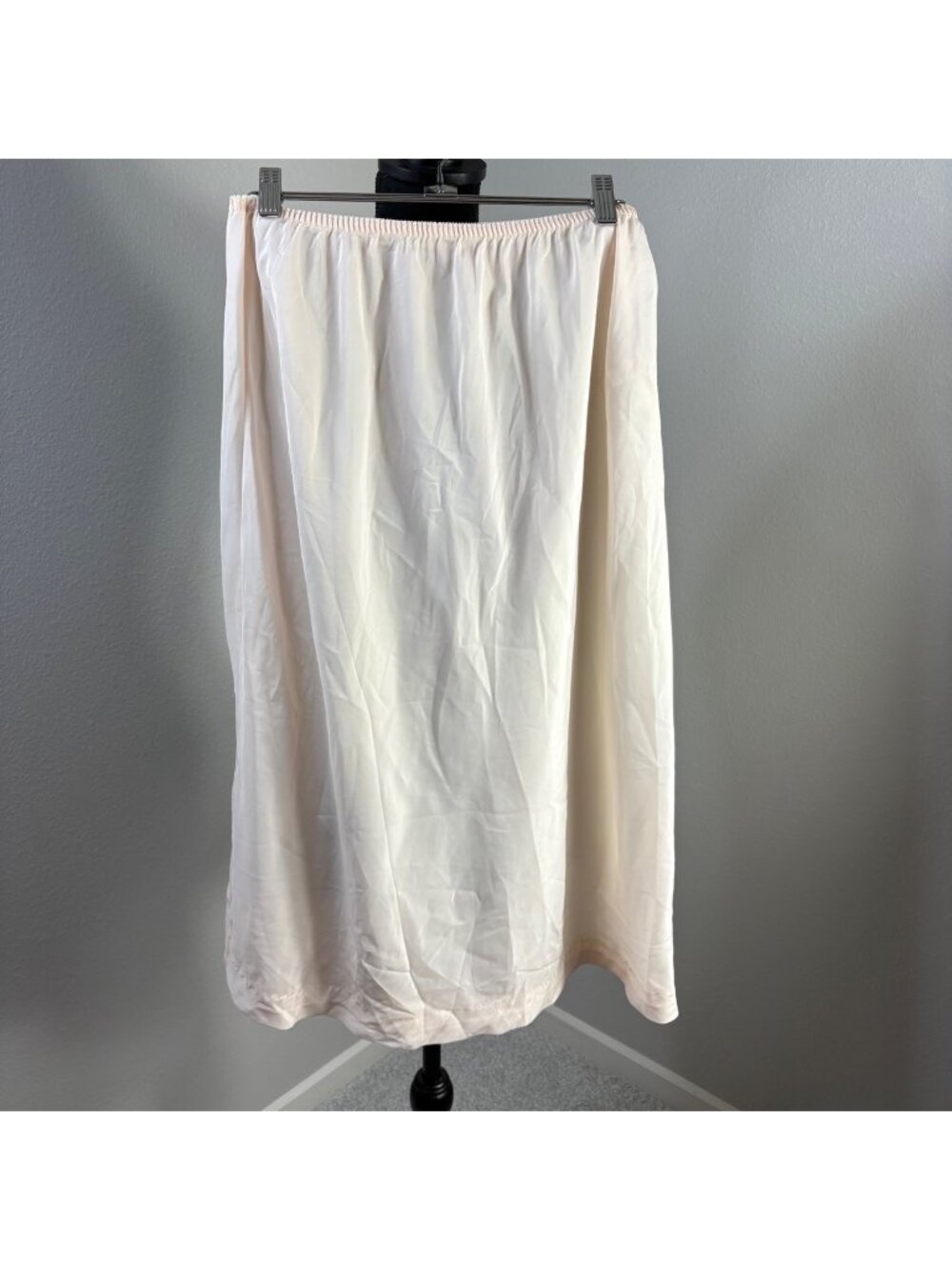 Barbizon Vintage Cream Full Slip Skirt Large Nylon Blend Made In USA Hand Hemmed